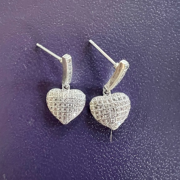 Silver Pave Heart Earrings New - Picture 6 of 6